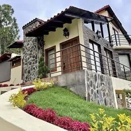 3 habitaciones 3.5 baños Casa